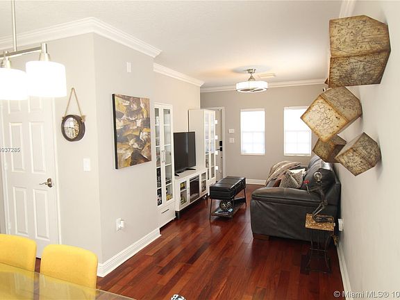 5th image of 4923 SW 65th Ave #4923