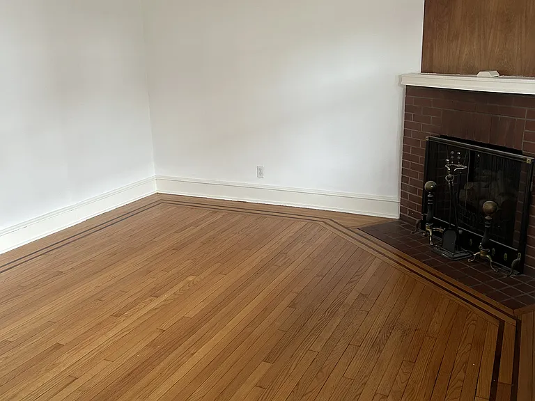 17 W 40th St #1 — Photo 11