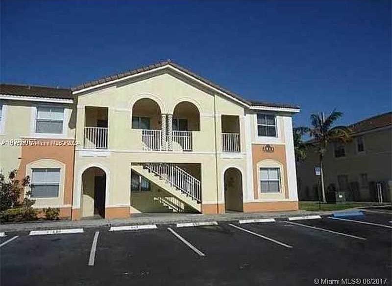 1st image of 2811 SE 17th Ave Unit 203