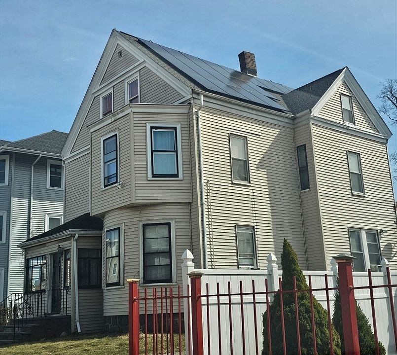 1st image of 1110 River St