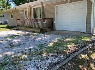 686 W Bruton St, Centralia, MO 65240