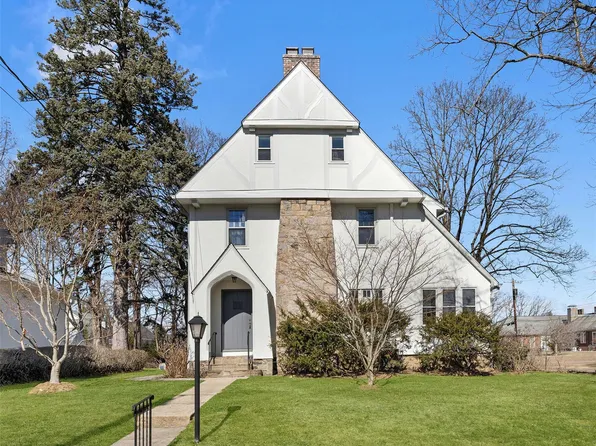 7 Edgewood Road, Scarsdale, NY 10583