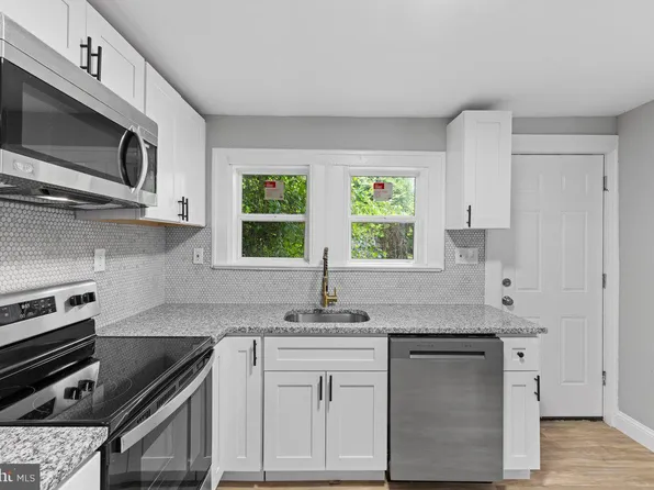 14 Church St, Salem, NJ 08079