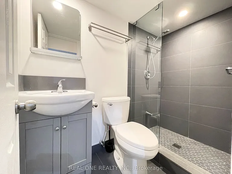 290 Westcourt Pl — Photo 30