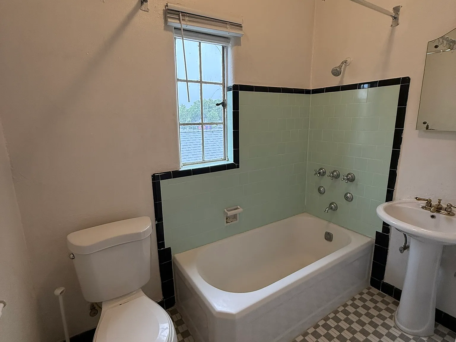 Studio, 600 sqft, $1,150 — Photo 4