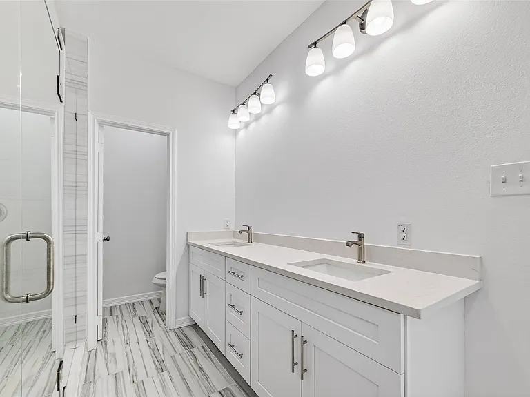 8628 Scott St — Photo 33