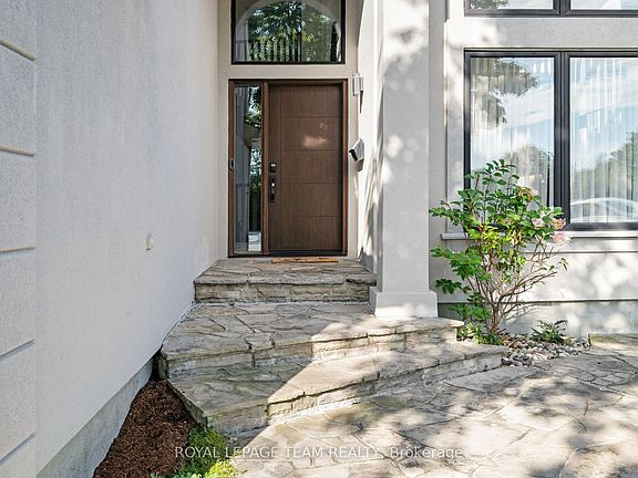 2nd image of 55 Witherspoon Cres