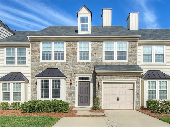 9722 Springholm Dr, Charlotte, NC 28278