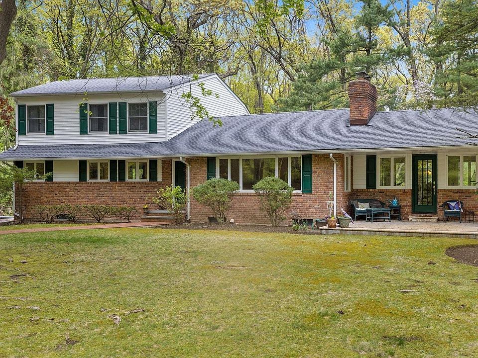 1st image of 16 Forrest Drive