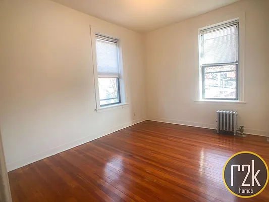 Rented by Realty 2000 Corp | media 11