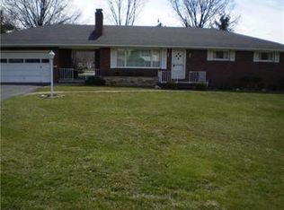 221 Sunset Dr, New Castle, PA 16105