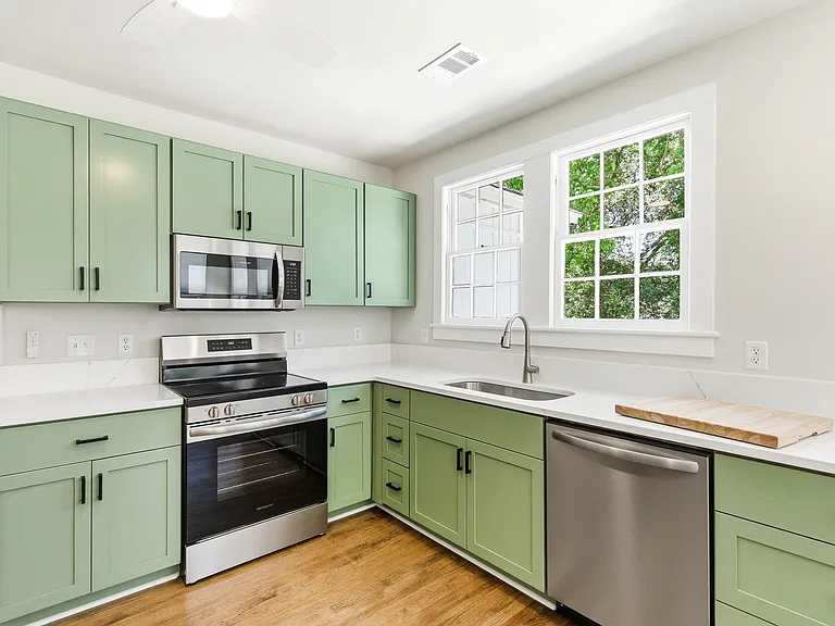 413 Meritta Ave — Photo 30