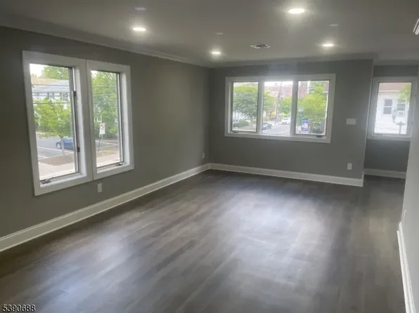 85 W Somerset St #2A, Raritan, NJ 08869
