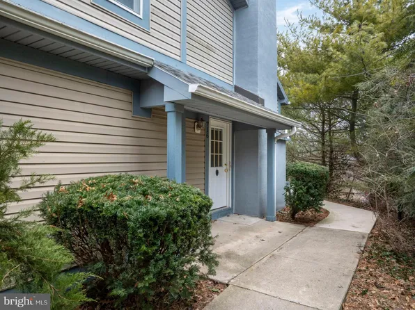 716 Tussey Ln, State College, PA 16801