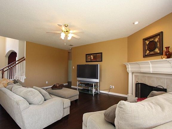 4th image of 7765 Greenvalley Ln