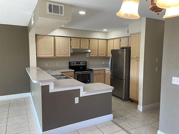 3rd image of 13838 Fairway Island Dr APT 1411