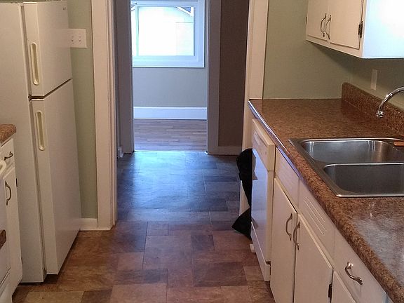 kitchen with refrigerator, stove and dishwasher