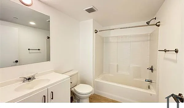 9300 Compton Ave #201 — Photo 7
