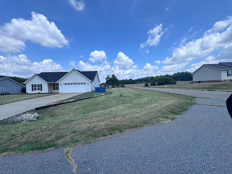 1575 Windy Holly Ln — Photo 25