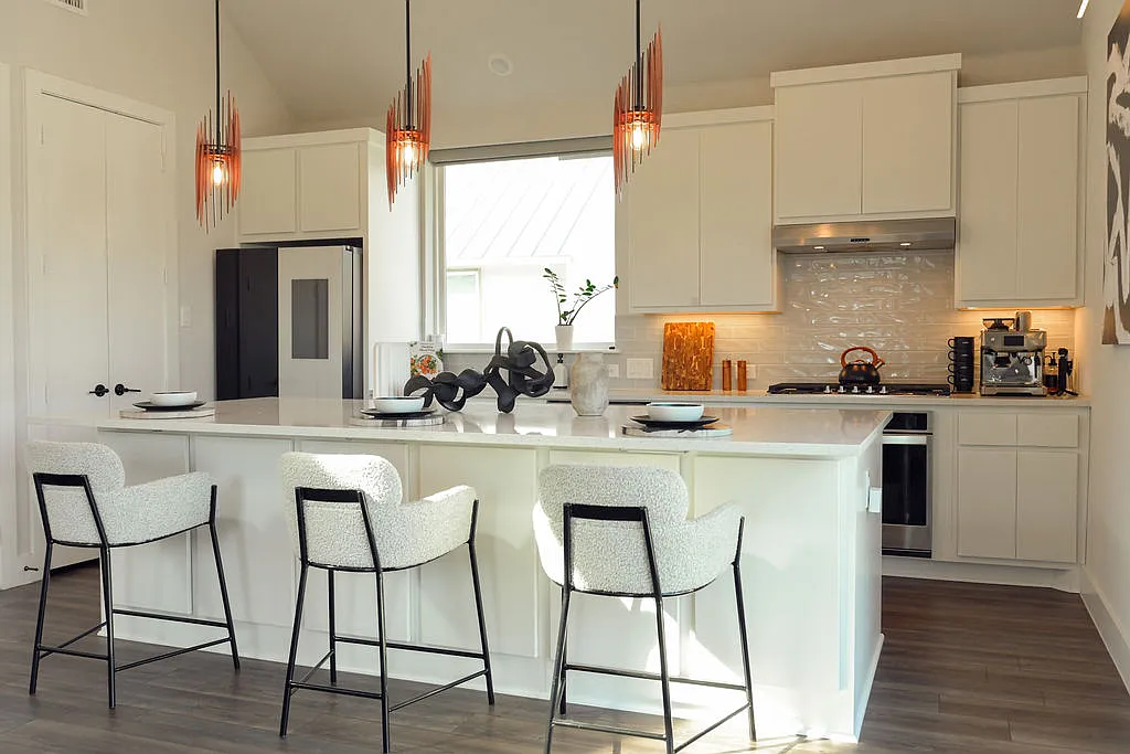 3 bed, 3.5 bath, 1778 sqft, $3,400 — Photo 3