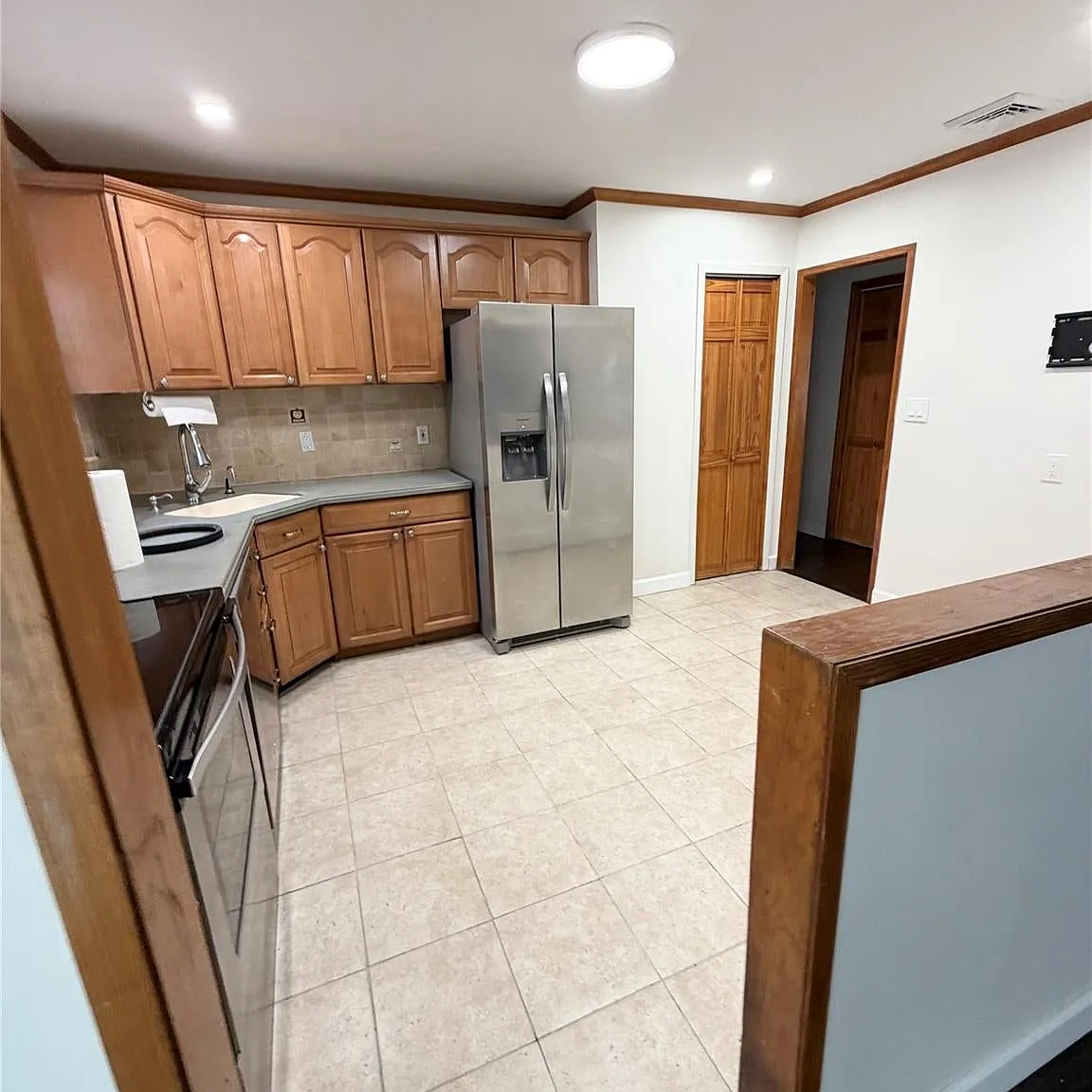 3 bed, 1.5 bath, 1600 sqft, $4,500 — Photo 3