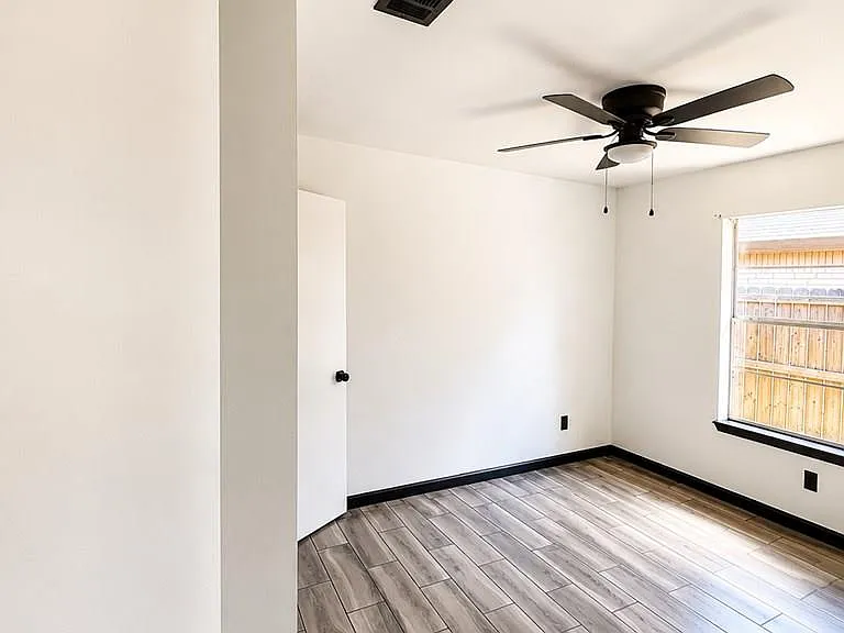 1209 Mango Ct — Photo 7