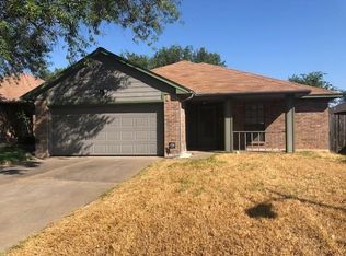 704 Saunders Dr, Round Rock, TX 78664