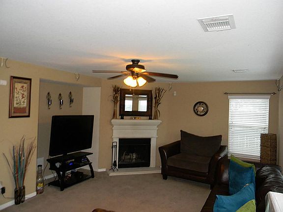 3rd image of 7603 Hillsdale Park Ct