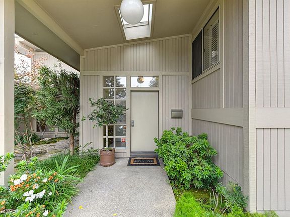 3rd image of 3008 Parkwood Ct