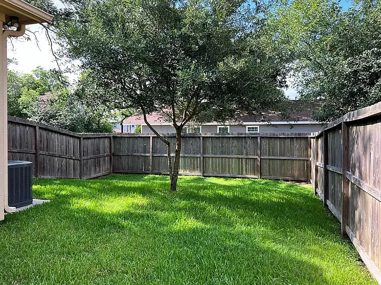 4334 W Plum St — Photo 23