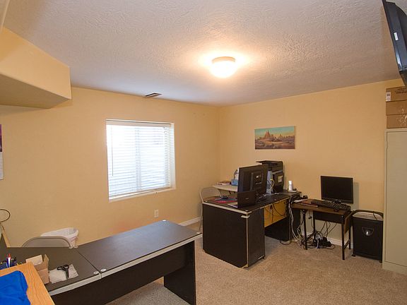 5th image of 3113 S Domian Ct