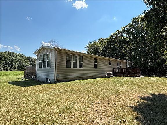 4th image of 2121 E 1500 North Rd