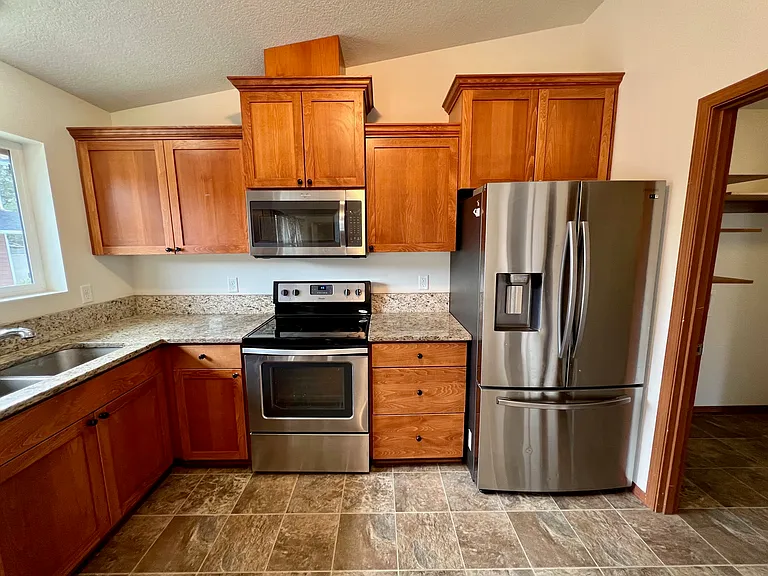 293 Sowell Dr — Photo 2