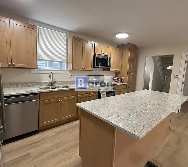 2752 Enslin St — Photo 1
