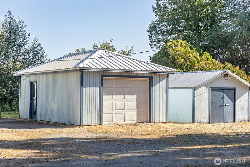 4th image of 110 Strande Road