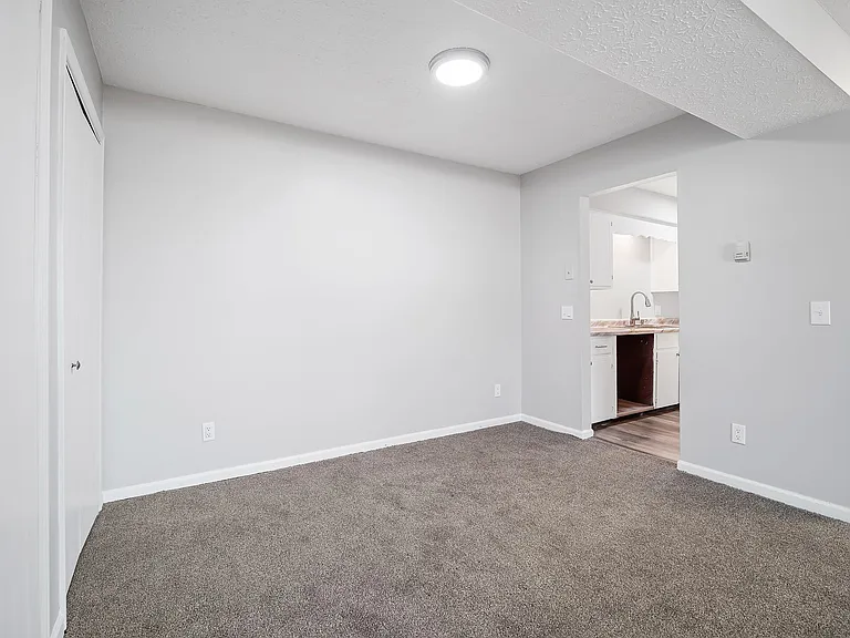 Grant Street Apartments — Photo 19
