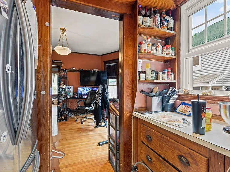 214 Maplewood St #212 — Photo 8