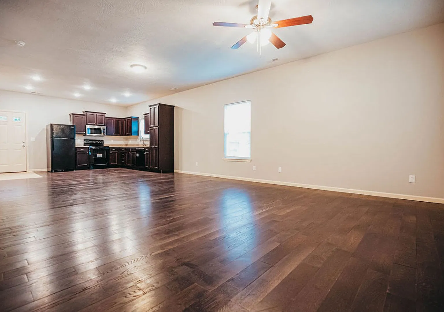 Beautiful 4 Bed/2 Bath Home -Close to MSU — Photo 4