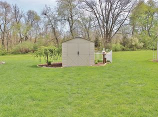 1909 Deerfield Dr, Dover, PA 17315