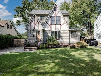 4264 W 211th St, Fairview Park, OH, 44126