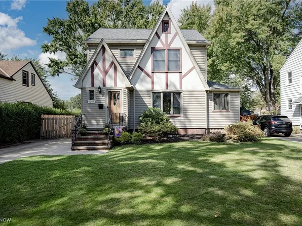 4264 W 211th St, Fairview Park, OH 44126