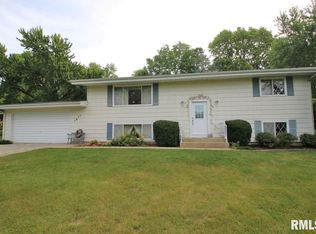 1011 Brookline Dr, Eureka, IL
