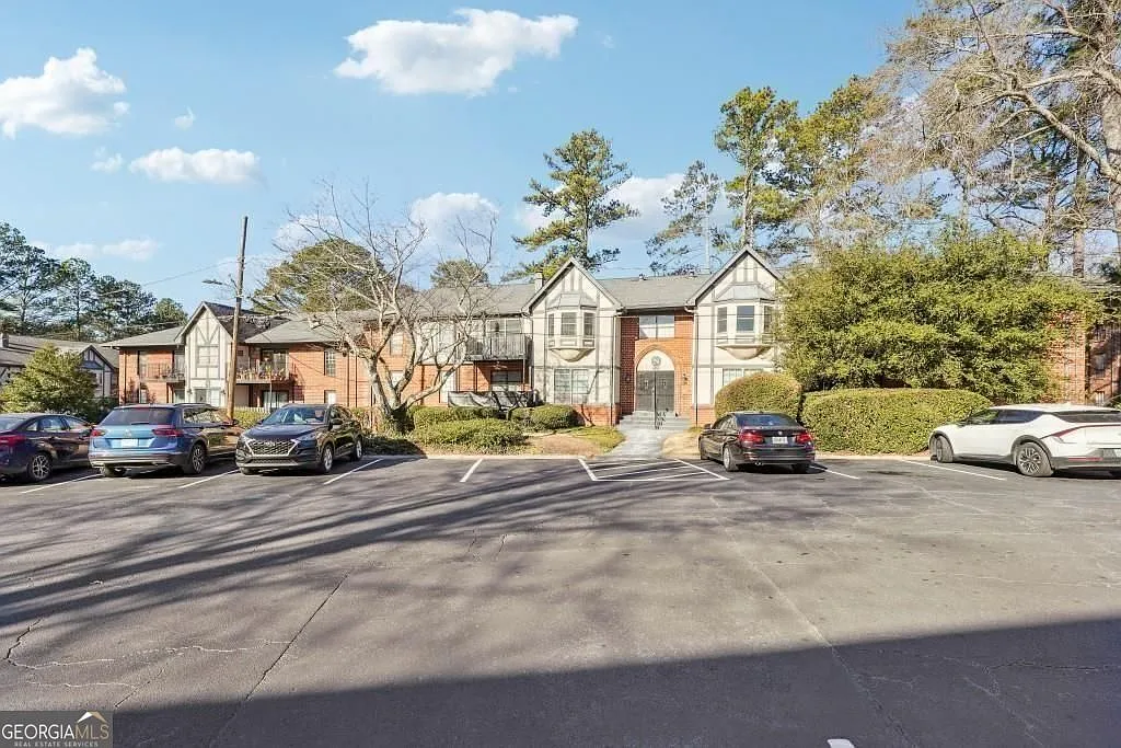 6851 Roswell Rd APT N20 photo 1