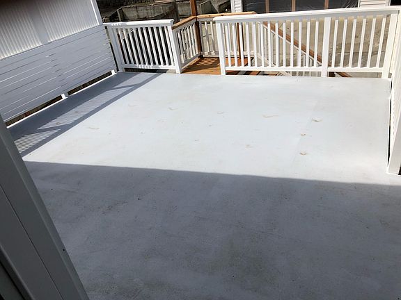 3rd image of 9876 SE Southworth Dr Unit 1