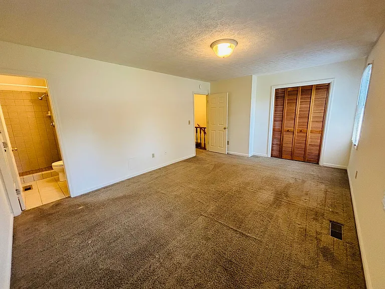 1710 Emerald St — Photo 10