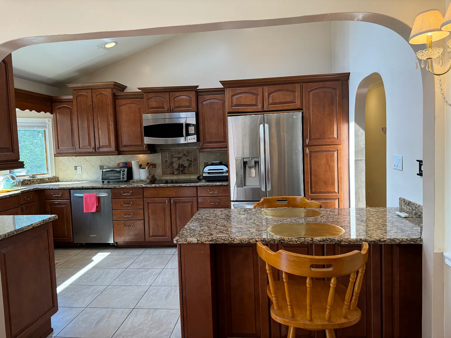 3 bed, 1300 sqft, $3,900 — Photo 2