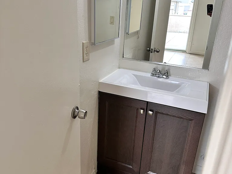 220 Oswego Ave #6 — Photo 23