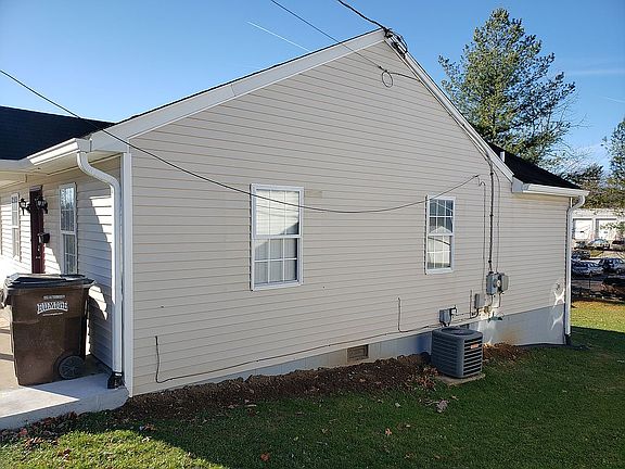 2nd image of 452 Palace Ave