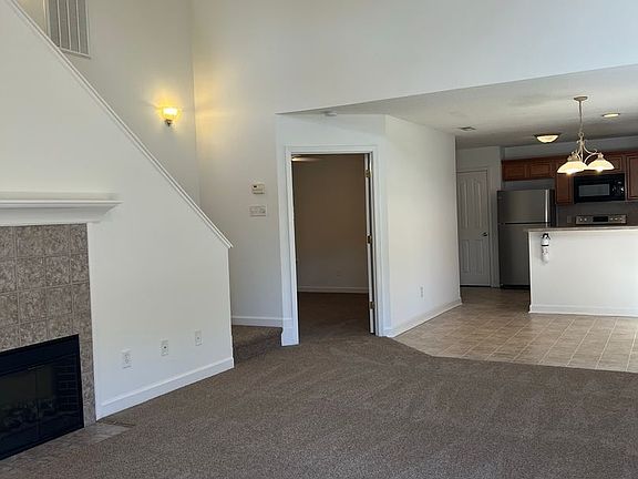 3rd image of 203 Clusters Cir