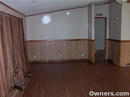 Living Room, vaulted ceilings